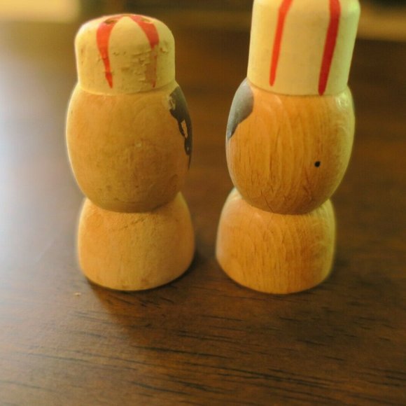 Vintage Wooden Family Hand Painted Salt & Pepper Set 4 Pairs Japan Orig. Box - Picture 8 of 12